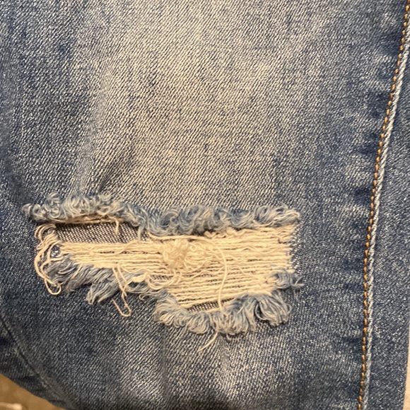 Pilcro Slim Boyfriend Crop Jeans. Size 26. Jeans are in good condition - Picture 14 of 16